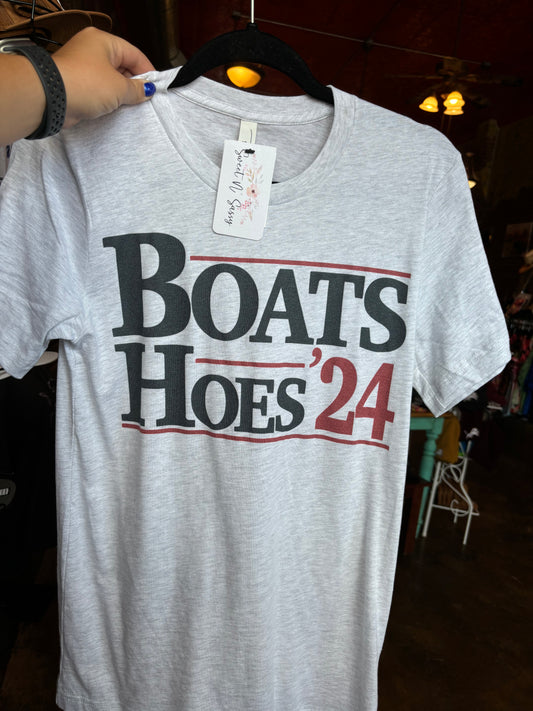 BOATS N HOES TEE